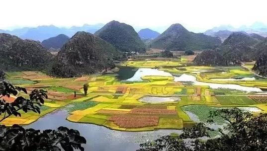 云滇风华独舞——民族风情舞台画卷